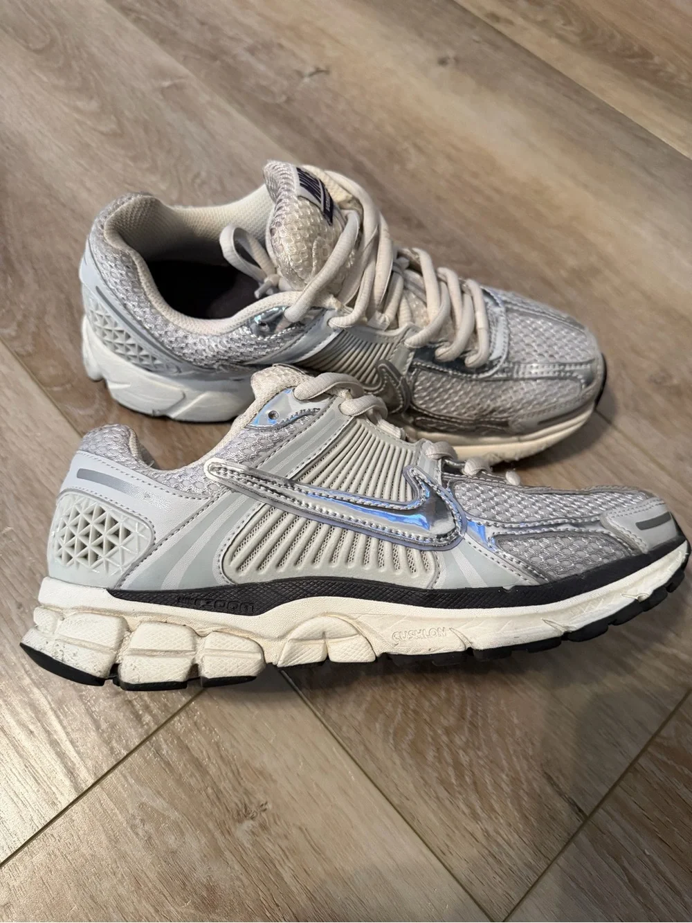 Nike Kids Silver and Light Grey Mesh Sneakers